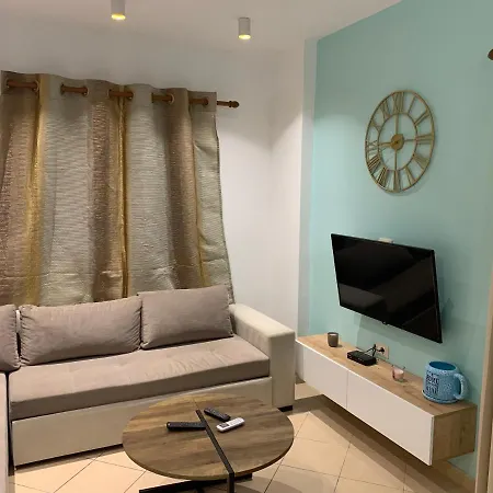 Cityscape Apartment *