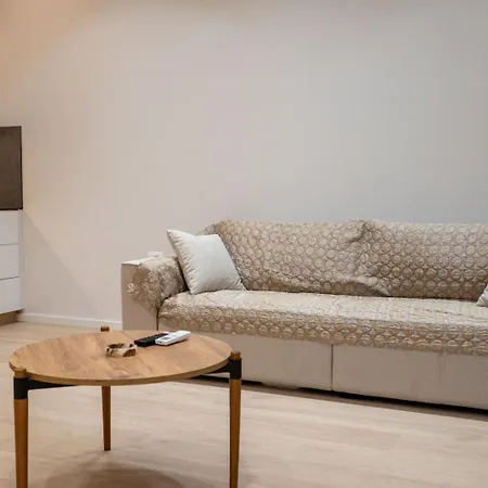 Cityscape Apartment *